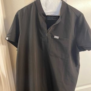 Figs maternity top medium